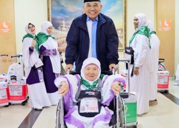 Bupati Simalungun Berangkatkan Langsung Jamaah Calhaj Tahun 1446 H/2025 M Menuju Tanah Suci Makkah