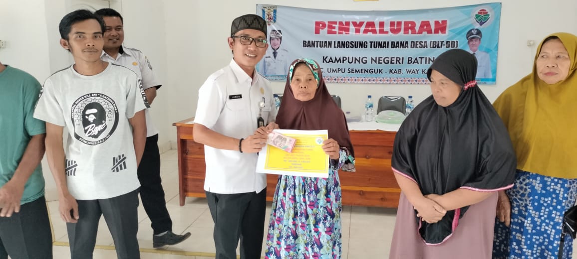 Sebanyak 15 KPM Kampung Negeri Batin, Terima Penyaluran BLT – DD TW ll TA 2025 Bulan April Mei Juni