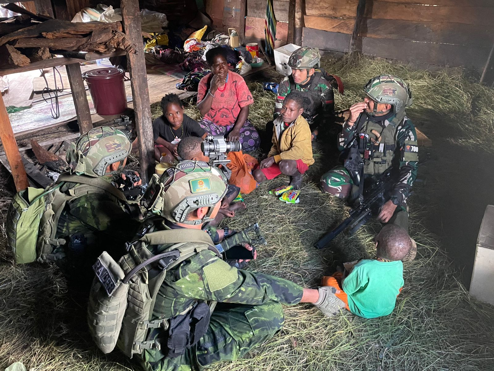 Honai yang Berbisik, TNI yang Mendengar: Kisah Satgas TNI Menyembuhkan Lelah Papua