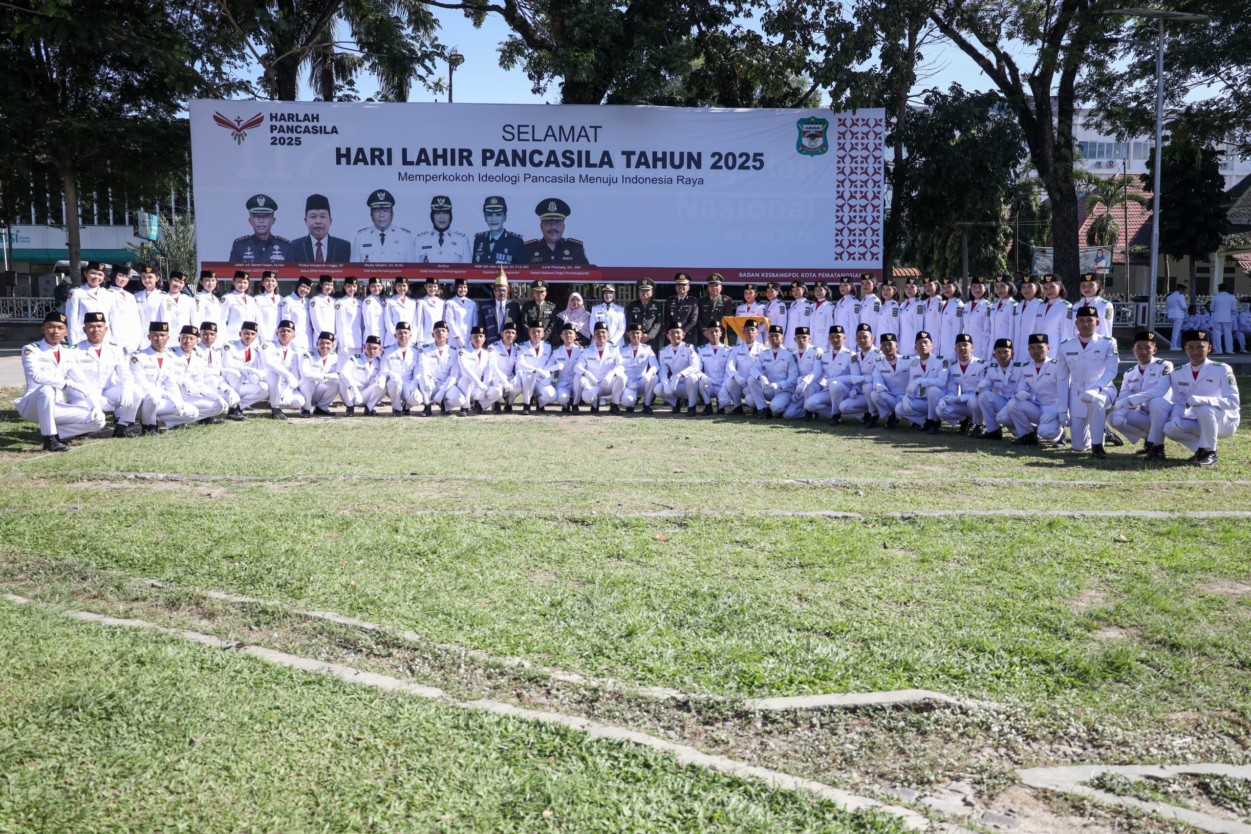 Wakil Wali Kota Pematangsiantar Herlina Bertindak Sebagai Inspektur Upacara Peringatan Hari Lahir Pancasila Tahun 2025