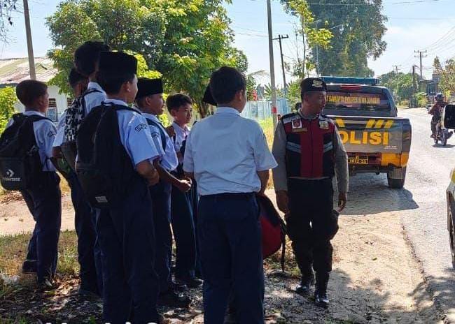 Patroli Blue Light dan Tim Samapta Polres Simalungun Amankan 20 Orang dan 8 Sepeda Motor, Cegah Kejahatan Jalanan