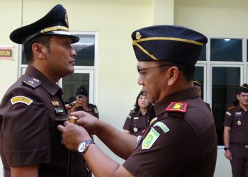 Kajari Toba Dohar Resmi Melantik Ris Piere Handoko Sigiro Sebagai Kasi Pidsus Kejaksaan Negeri Toba