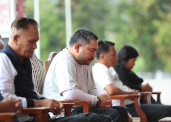 Bupati Pakpak Bharat Franc Benrhard Tumanggor Ajak Aparatur dan Masyarakat Untuk Menanam  di Lingkungan Masing-masing