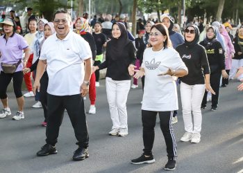 Wali Kota Pematangsiantar Wesly Silalahi Mengikuti Car Free Day Yang Digelar Satlantas Polres Pematangsiantar