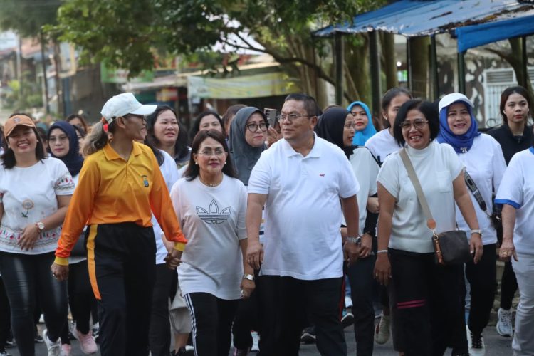 Kapolres Pematangsiantar Hadiri Fun Walk Bersama IBI Kota Pematangsiantar Kapolres Pematangsiantar Hadiri Fun Walk Bersama IBI Kota Pematangsiantar