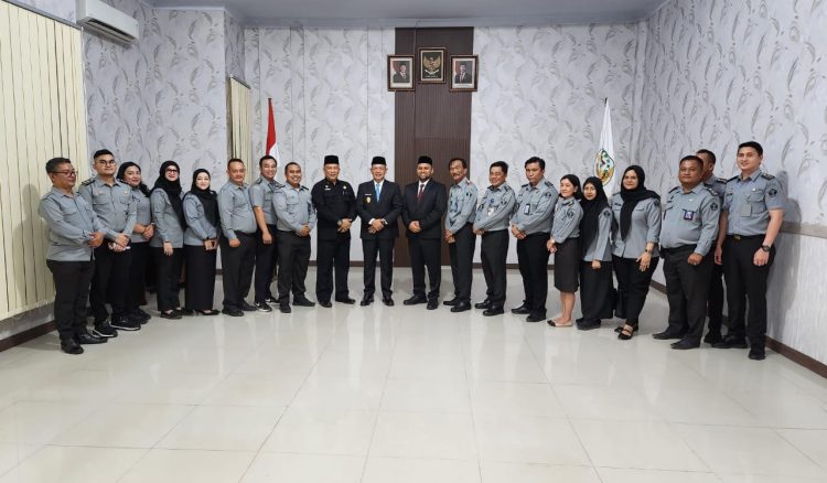 Wakil Bupati Tapanuli Tengah Lantik Ali Marwan HSB Menjadi Kepala Bagian Hukum dan Ortala Wakil Bupati Tapanuli Tengah Lantik Ali Marwan HSB Menjadi Kepala Bagian Hukum dan Ortala
