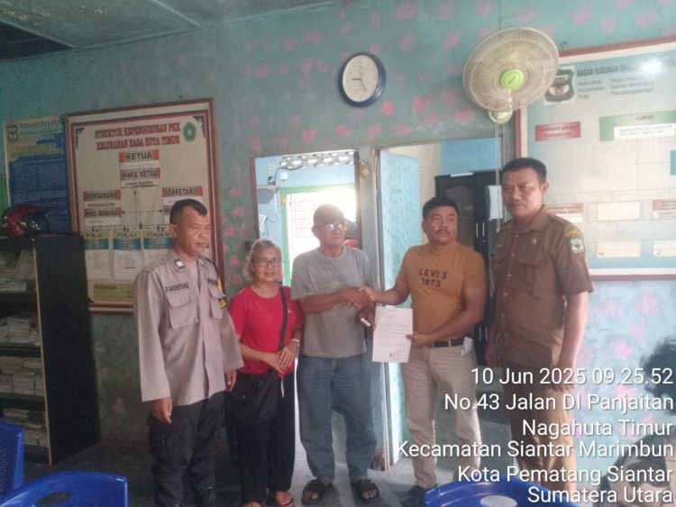 Bhabinkamtibmas Polsek Siantar Marihat Hadir Selesaikan Masalah Selisih Paham Warga 