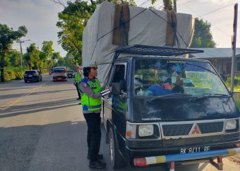 Ciptakan Kamseltibcarlantas, Sat Lantas Polres Pematangsiantar Sosialiasi Overload dan Overdimensi