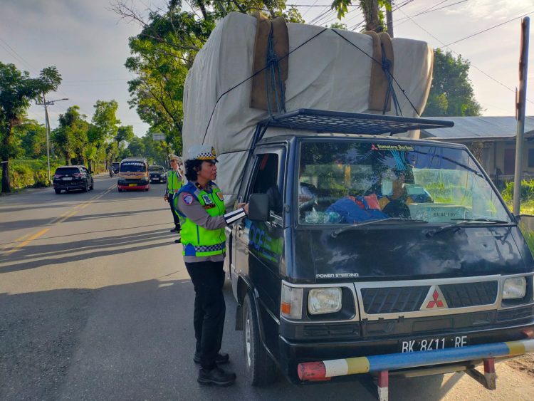 Ciptakan Kamseltibcarlantas, Sat Lantas Polres Pematangsiantar Sosialiasi Overload dan Overdimensi
