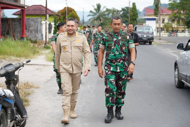 Bupati Pakpak Bharat Ajak Danrem 023/KS Kunjungi Mata Air Peninggalan Raja Sisingamangaraja XII di Desa Salak II