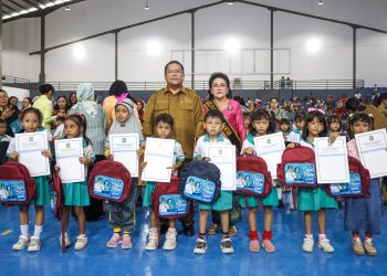 Wali Kota Pematangsiantar Wesly Silalahi dan Bunda PAUD Ny Liswati Wesly Silalahi Melepas 650 Anak Didik PAUD SAB