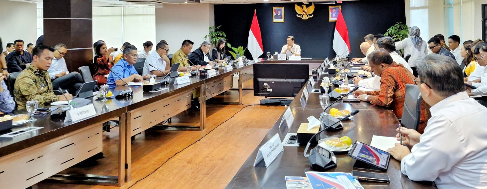 Hadiri Rakor Percepatan Pertumbuhan Ekonomi Indonesia Melalui DPSP, Wabup Simalungun: "Pemkab Simalungun Dukung Penuh Upaya Pertumbuhan Ekonomi Melalui Pariwisata