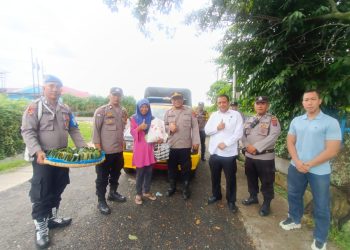 "Polri Untuk Masyarakat", Polsek Siantar Selatan Berikan Bansos kepada Warga Membutuhkan