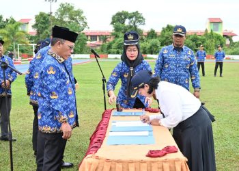 Apel Hari Kesadaran Nasional, Bupati Tapanuli Tengah Serahkan 386 SK PPPK Angkatan 2024