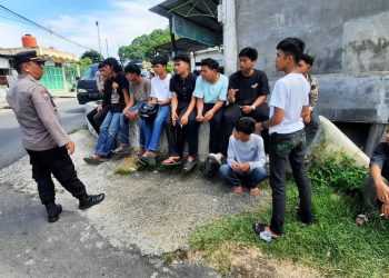 Jalin Komunikasi, Sat Binmas Polres Pematangsiantar Sambangi Masyarakat di Jalan Pane