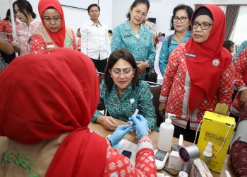 Ketua TP PKK Kota Pematangsiantar Ny Liswati Wesly Silalahi Hadiri Acara Gerakan Pengendalian Penyakit Prioritas dan Pemeriksaan Kesehatan Gratis