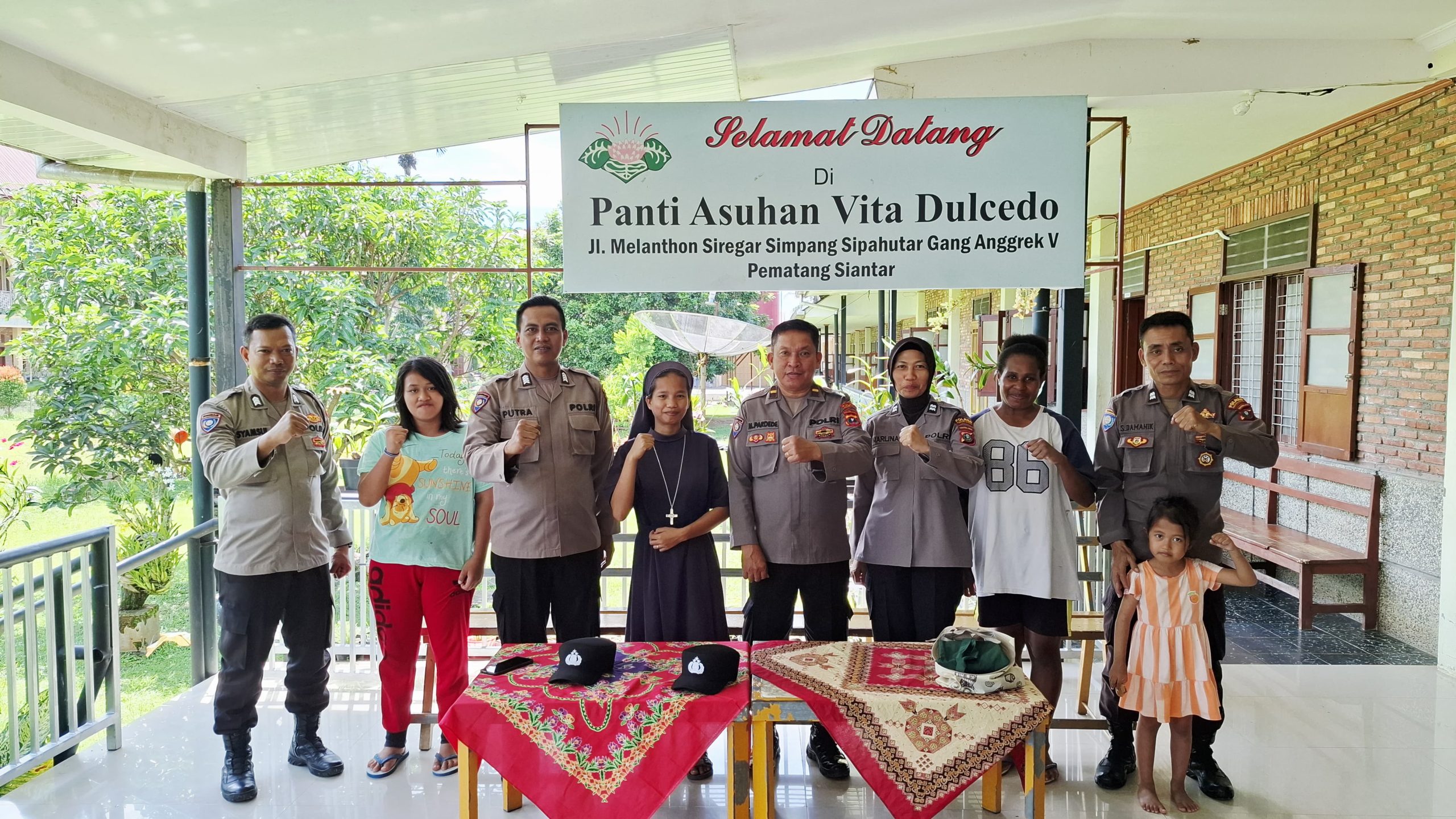 Sampaikan Pesan Kamtibmas, Binmas Polres Pematangsiantar Sambang di Panti Asuhan Vita Dulcedo Sampaikan Pesan Kamtibmas, Binmas Polres Pematangsiantar Sambang di Panti Asuhan Vita Dulcedo