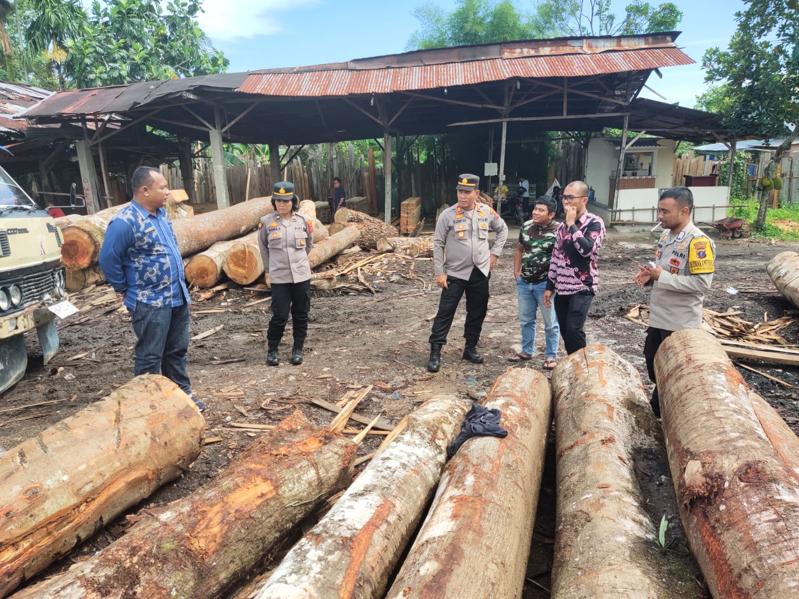 Respon Keluhan Warga, Kapolsek Siantar Marihat Bersama Forkopimca Hadir Di Tengah-tengah Masyarakat Respon Keluhan Warga, Kapolsek Siantar Marihat Bersama Forkopimca Hadir Di Tengah-tengah Masyarakat