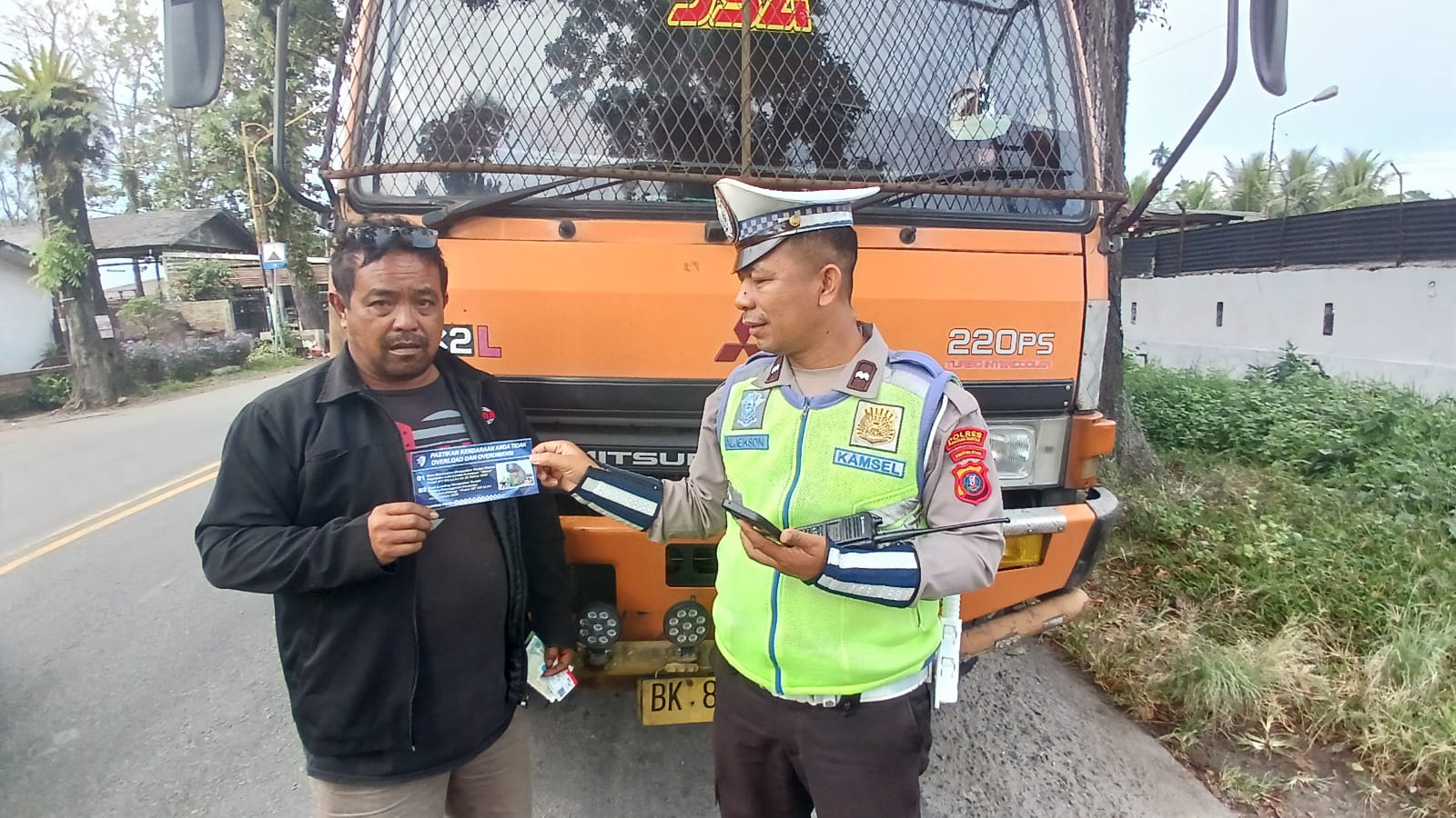 Sat Lantas Polres Pematangsiantar Gencar Sosialisasi Larangan Overload dan Overdimensi Sat Lantas Polres Pematangsiantar Gencar Sosialisasi Larangan Overload dan Overdimensi