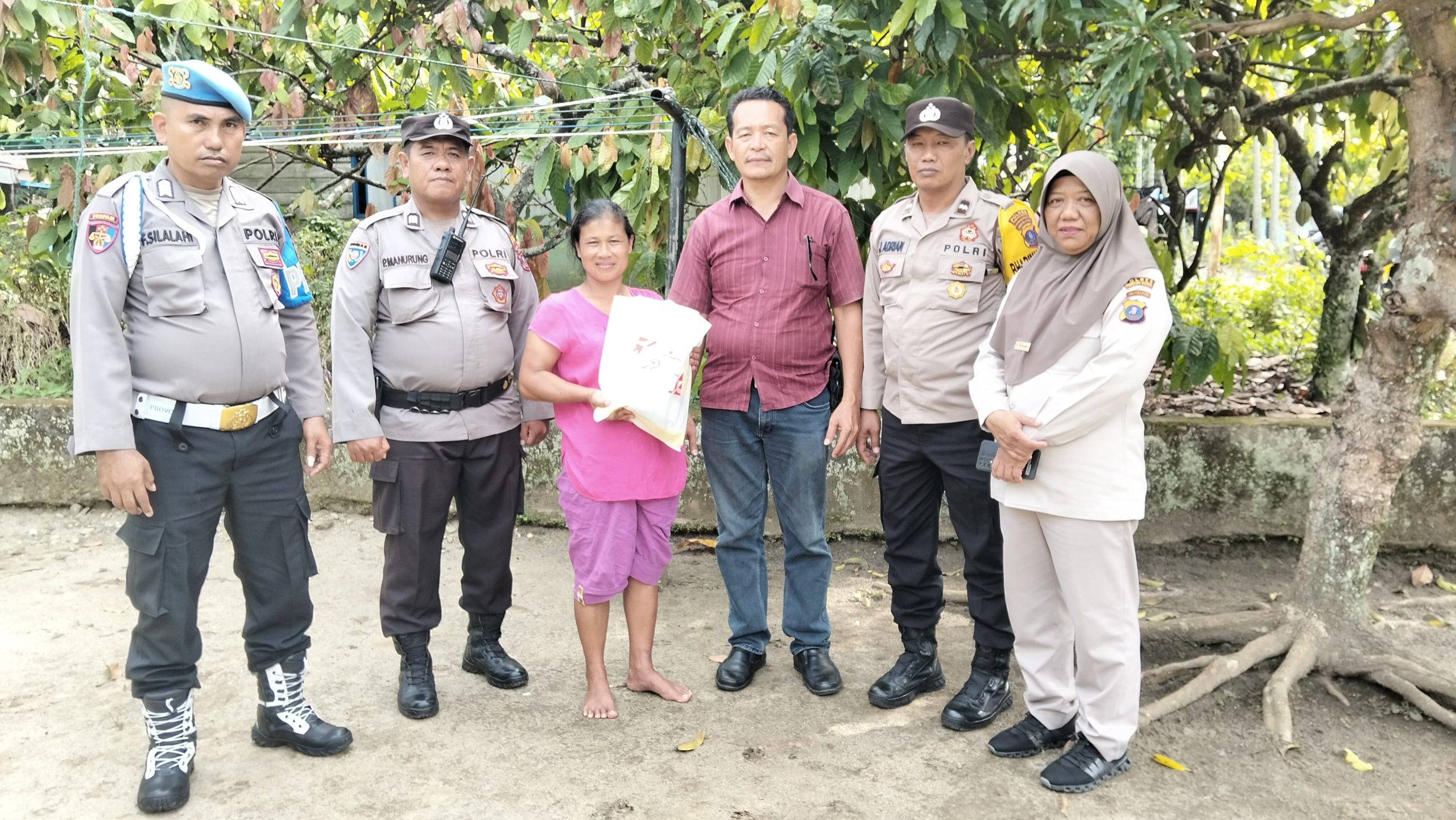 Polsek Siantar Selatan Sambut Hari Bhayangkara ke 79, Berikan Bansos kepada Warga Membutuhkan Polsek Siantar Selatan Sambut Hari Bhayangkara ke 79, Berikan Bansos kepada Warga Membutuhkan
