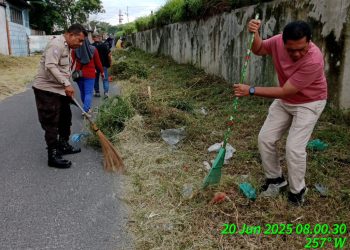 Ciptakan Kenyamanan Lingkungan, Polsek Siantar Barat Bersama ASN Kelurahan Dwikora Kerja Bakti