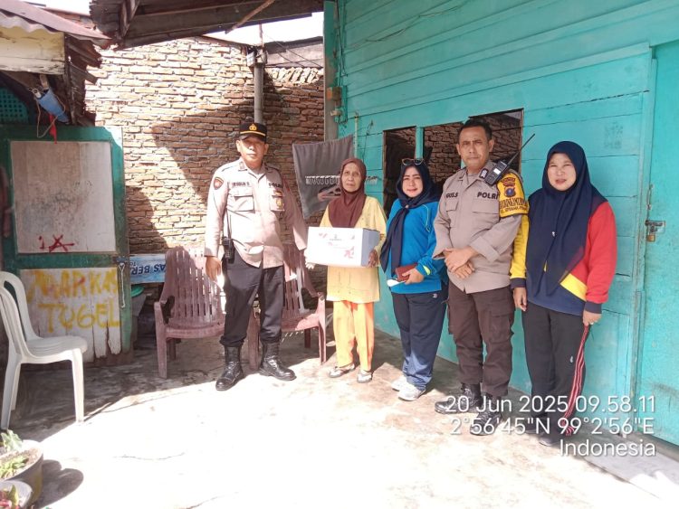 Sambut Hari Bhayangkara ke 79, Polsek Siantar Barat Berikan Bansos kepada Warga Membutuhkan