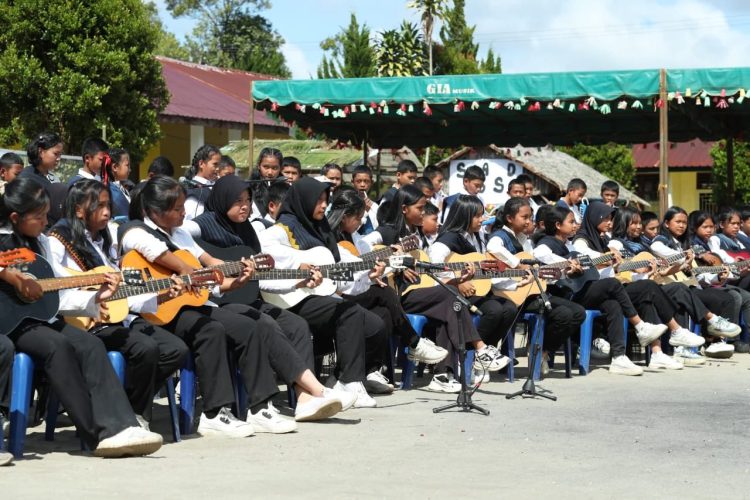 SMP N 1 Salak Gelar Pentas Seni Bertajuk Kearifan Lokal Mengkelimbisi