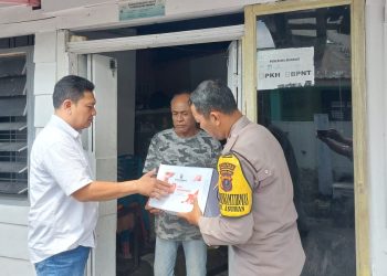 Sambut Hari Bhayangkara ke 79, Personil Polsek Siantar Timur Datangi Rumah Warga Bagikan Bansos