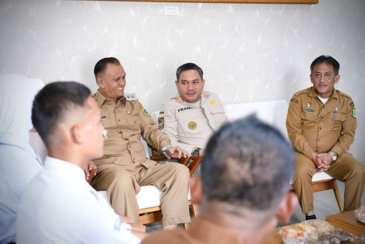Bupati Pakpak Bharat Undang 2 Putra Putri Terbaik yang Akan Berangkat Mengikuti Pelatihan Paskibraka di Provinsi Sumut