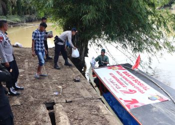 Brimob Tembus Sungai dan Hutan, Batalyon C Polda Sumut Laksanakan Misi Bakti Sosial ke Pelosok Mandailing Natal Sambut HUT Bhayangkara ke-79