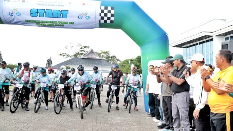 Lepas Peserta Geobike Kaldera Toba #8, Bupati Simalungun Berpesan Agar Biker Hati-hati Di Jalan