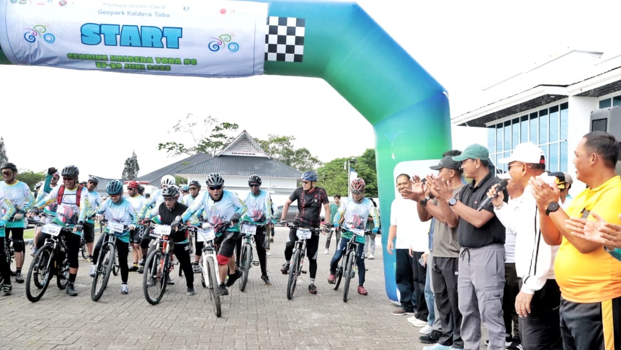Lepas Peserta Geobike Kaldera Toba #8, Bupati Simalungun Berpesan Agar Biker Hati-hati Di Jalan Lepas Peserta Geobike Kaldera Toba #8, Bupati Simalungun Berpesan Agar Biker Hati-hati Di Jalan