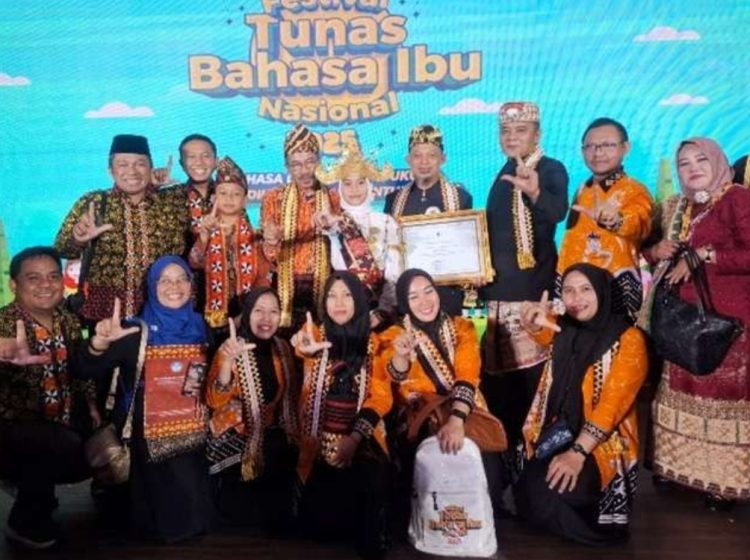 Pemerintah Way Kanan Dapat Penghargaan Peduli Pelestarian Bahasa Daerah