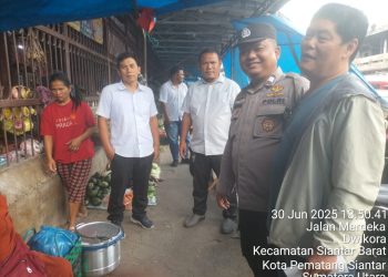 Cegah 3C dan Premanisme Di Seputaran Pasar Horas, Polsek Siantar Barat Patroli Jalan Kaki