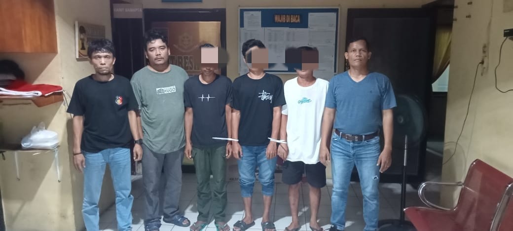 Polsek Siantar Martoba Ringkus Tiga Pelaku Pengeroyokan dan Satu Lagi Masih Buron Polsek Siantar Martoba Ringkus Tiga Pelaku Pengeroyokan dan Satu Lagi Masih Buron