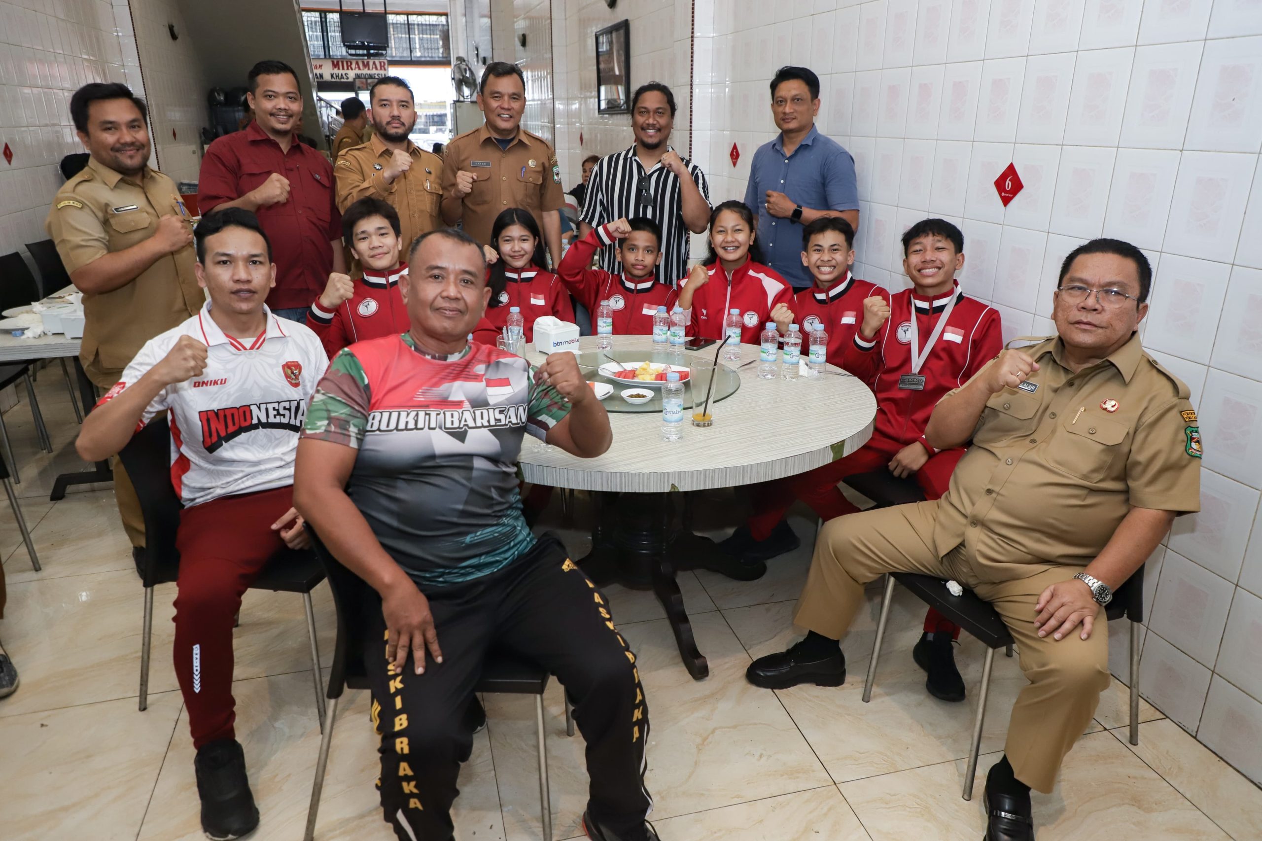 Wali Kota Pematangsiantar Wesly Silalahi Ramah Tamah Dan Makan Siang Bersama Atlet Yang Bertanding di World MMA Championship 2025 di Sao Paulo Brazil