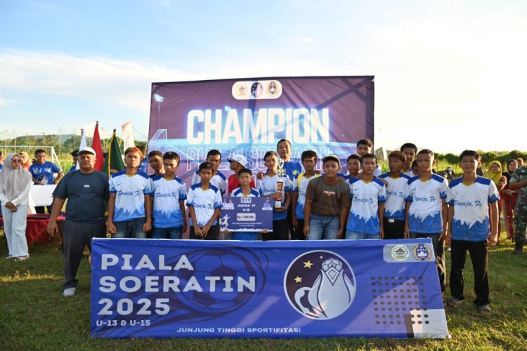 Wakil Bupati Tapanuli Tengah Menutup secara resmi Piala Soeratin U-13 dan U-15 Tahun 2025