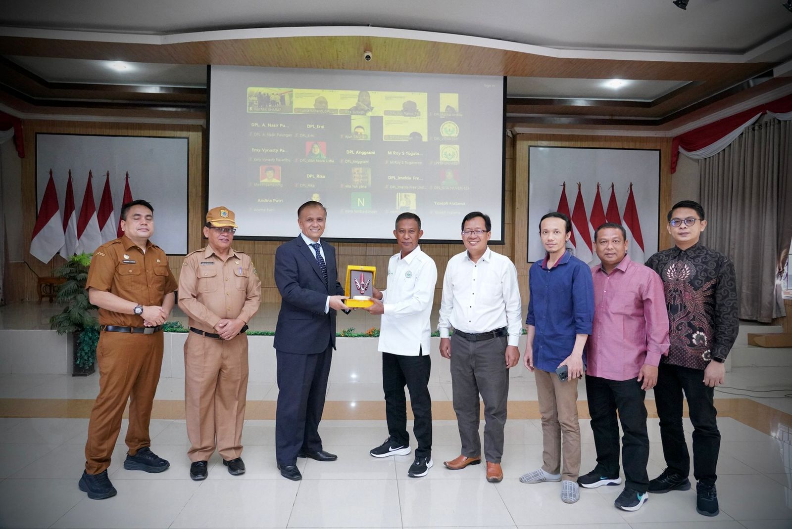 Wakil Bupati Pakpak Bharat Sambut Naik Kedatangan Mahasiswa KKN Dari UNIMED 
