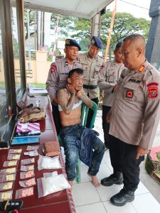 Aksi Sigap Brimob Polda Sumut, Respon Aduan Masyarakat tentang Kecelakaan di Tanjung Morawa Ternyata Bawa Puluhan Butir Obat dan Sabu