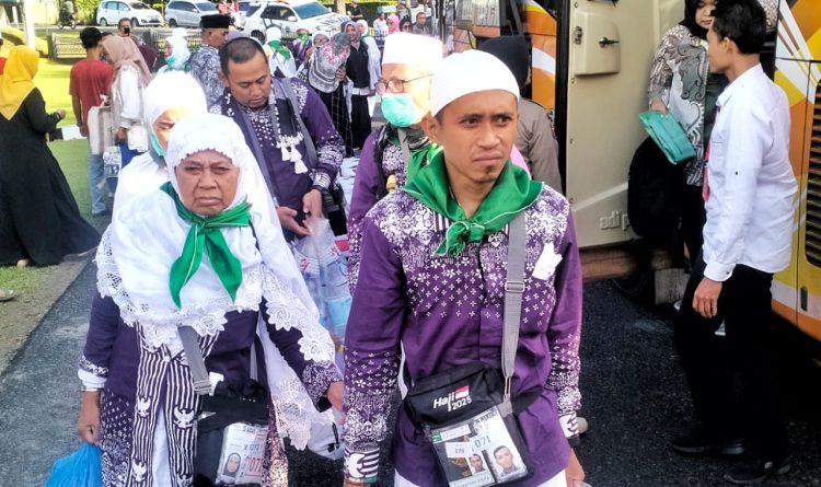 212 Jamaah Haji Kabupaten Simalungun Tahun 2025 Tiba di Tanah Air Dalam Keadaan Sehat Walafiat