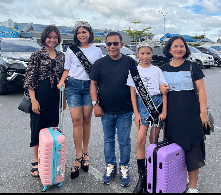 Bupati Tapteng Berangkatkan Yohana Simanjuntak & Queen Sirait Finalis Culture Global Indonesia Ke Bali Bupati Tapteng Berangkatkan Yohana Simanjuntak & Queen Sirait Finalis Culture Global Indonesia Ke Bali