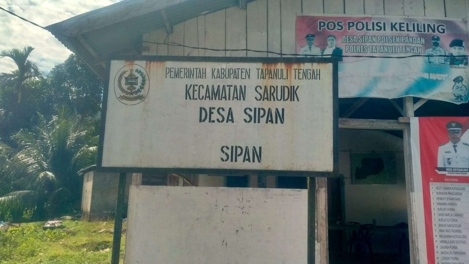 Diduga Menghindar, Kades Sipan Terkesan Alergi Wartawan Diduga Menghindar, Kades Sipan Terkesan Alergi Wartawan