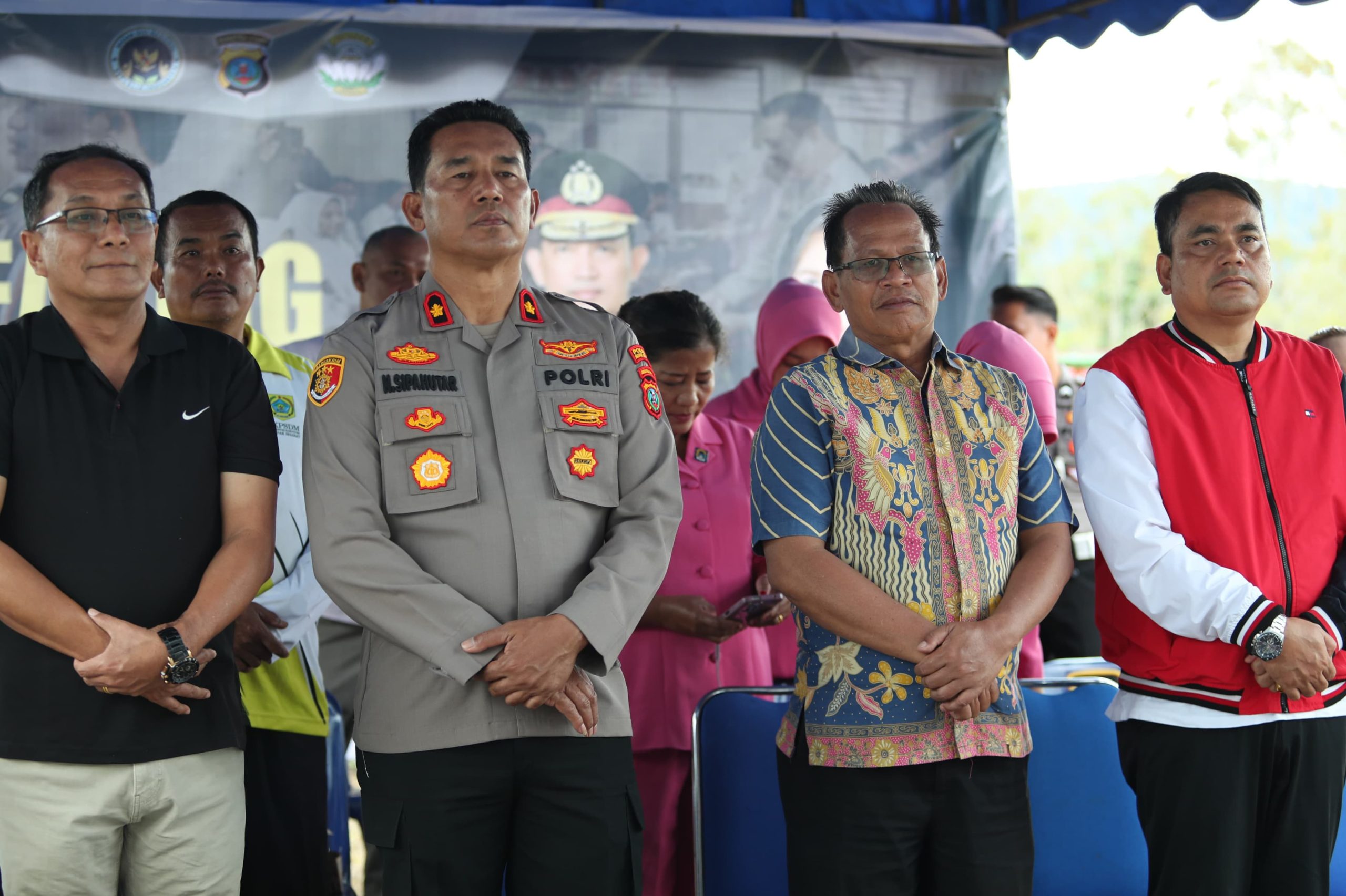 Sekda Pakpak Bharat Dan Wakapolres Saksikan Peletakan Batu Pertama Pembangunan 29 Dapur SPPG
