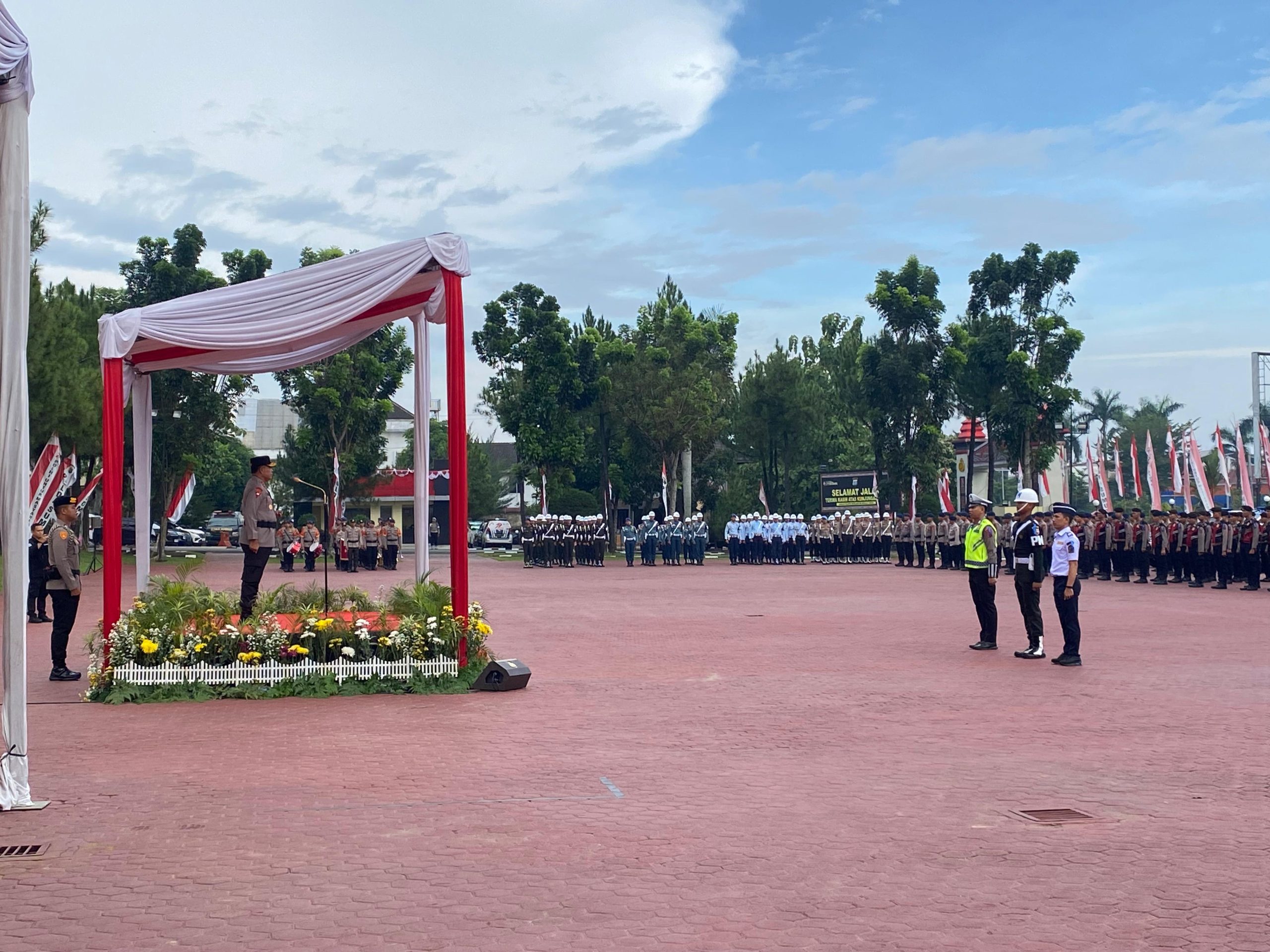 Brimob Sumut Siap Kawal Operasi Patuh Toba 2025: Wujudkan Tertib Lalu Lintas Menuju Indonesia Emas Brimob Sumut Siap Kawal Operasi Patuh Toba 2025: Wujudkan Tertib Lalu Lintas Menuju Indonesia Emas
