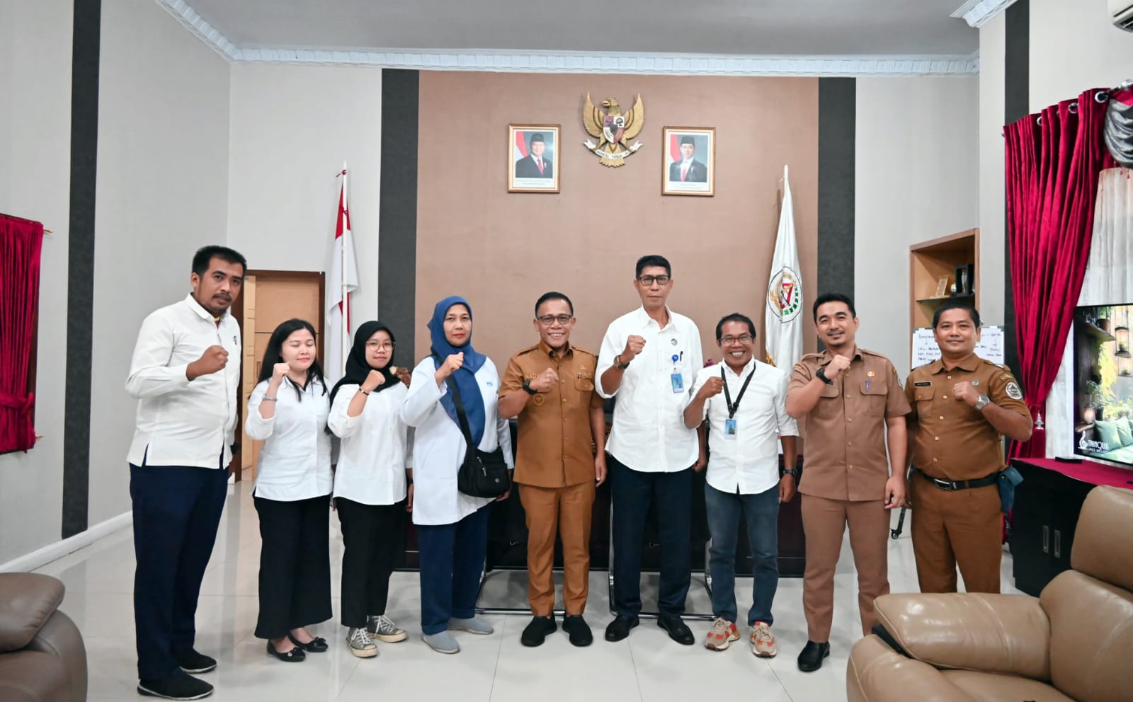 Bupati Tapanuli Tengah Ajak LPP RRI Sibolga Bekerjasama Mengeksplor Tapteng Sebagai Pusat Peradaban Nusantara Bupati Tapanuli Tengah Ajak LPP RRI Sibolga Bekerjasama Mengeksplor Tapteng Sebagai Pusat Peradaban Nusantara