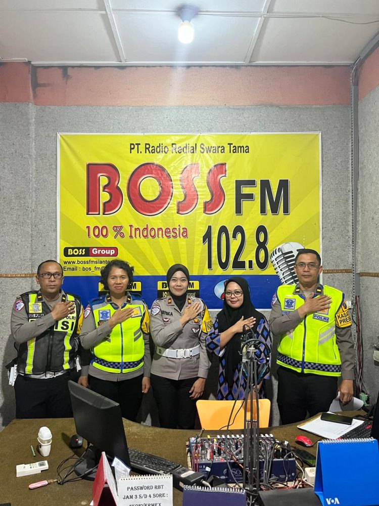 Kasat Lantas Polres Pematangsiantar Sosialisasi Operasi Patuh Toba 2025 Melalui Radio