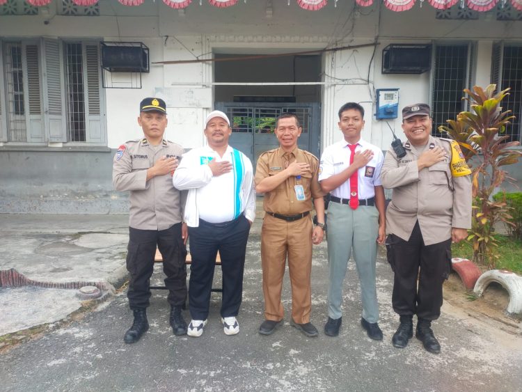 Tahun Ajaran Baru, Polsek Siantar Timur Hadir Berikan Pembinaan Wawasan Kebangsaan di SMAN 4