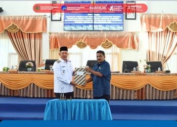 Wakil Bupati Tapteng Ikuti Rapat Paripurna Penetapan Persetujuan Ranperda Pertanggungjawaban APBD Tahun Anggaran 2024