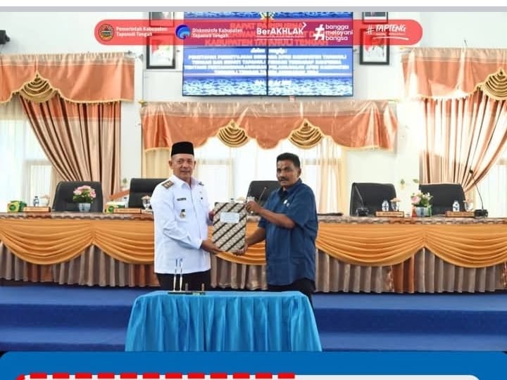 Wakil Bupati Tapteng Ikuti Rapat Paripurna Penetapan Persetujuan Ranperda Pertanggungjawaban APBD Tahun Anggaran 2024