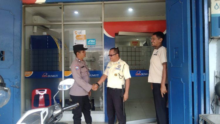 Sampaikan Imbauan Kamtibmas, Polsek Siantar Utara Sambangi Bank Sumut